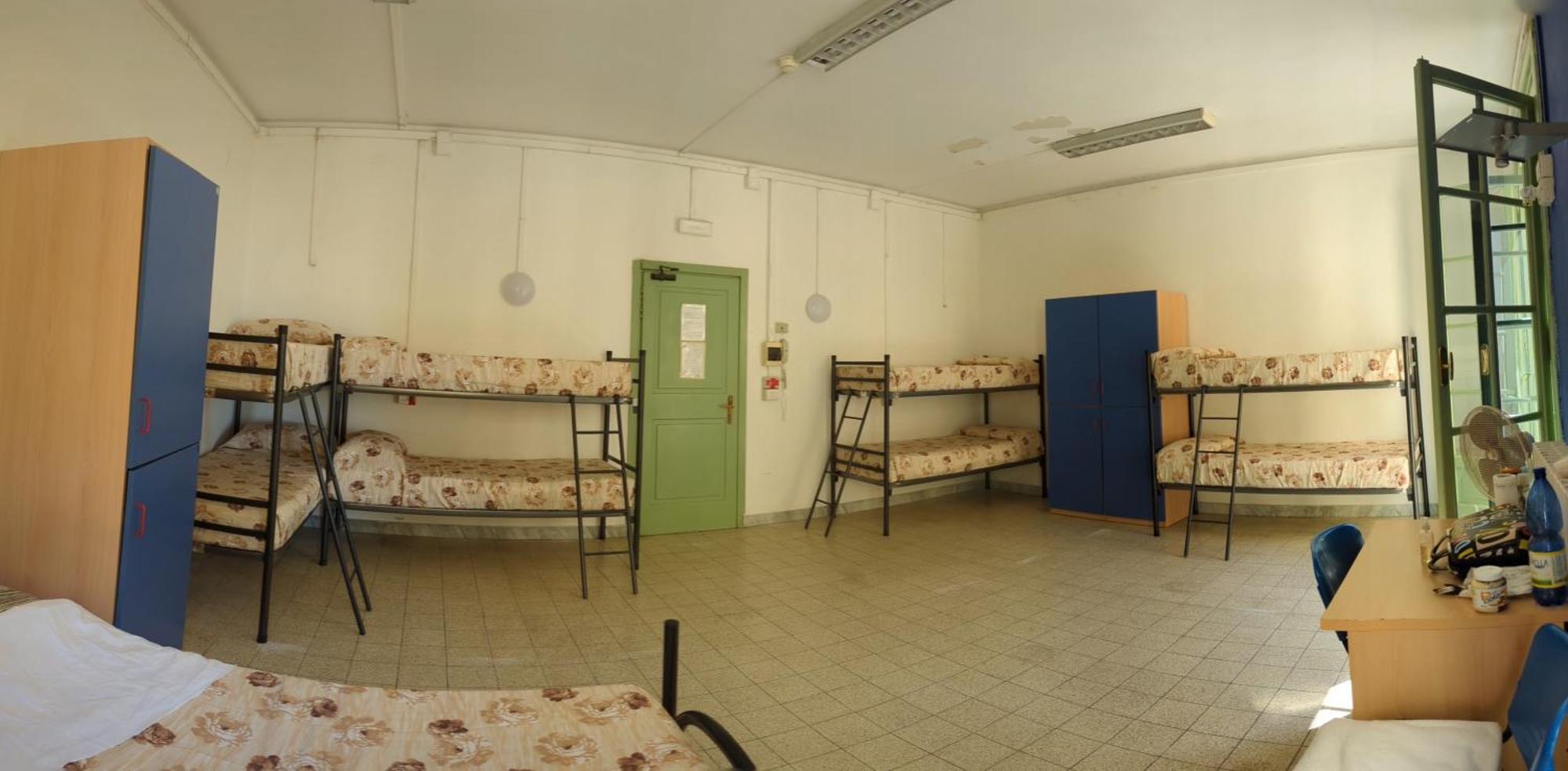 Litus Roma Hostel ลิโด ดิ ออสเตีย ภายนอก รูปภาพ