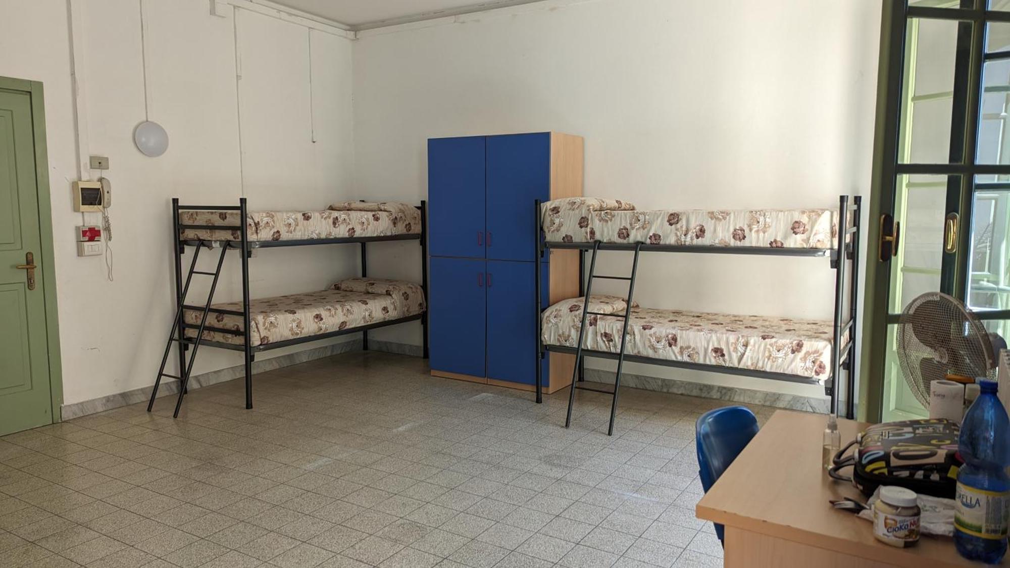 Litus Roma Hostel ลิโด ดิ ออสเตีย ภายนอก รูปภาพ