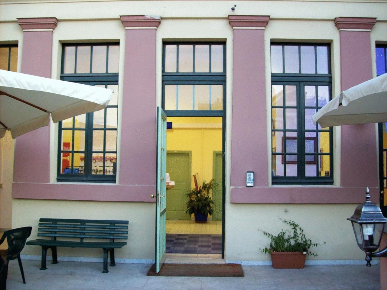 Litus Roma Hostel ลิโด ดิ ออสเตีย ภายนอก รูปภาพ Entrance to the museum