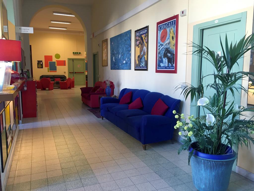 Litus Roma Hostel ลิโด ดิ ออสเตีย ภายนอก รูปภาพ The library