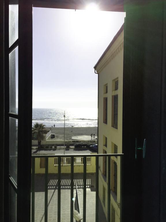 Litus Roma Hostel ลิโด ดิ ออสเตีย ภายนอก รูปภาพ View of the beach from the hotel