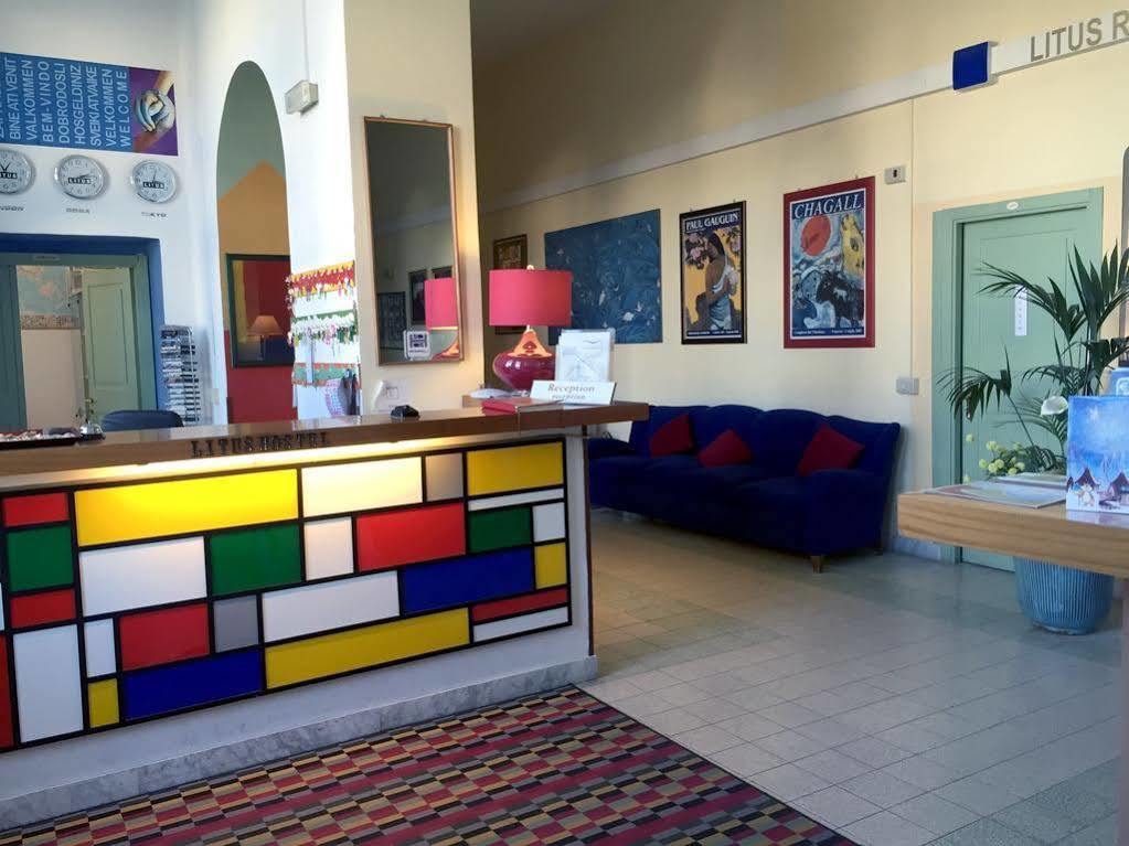 Litus Roma Hostel ลิโด ดิ ออสเตีย ภายนอก รูปภาพ Reception