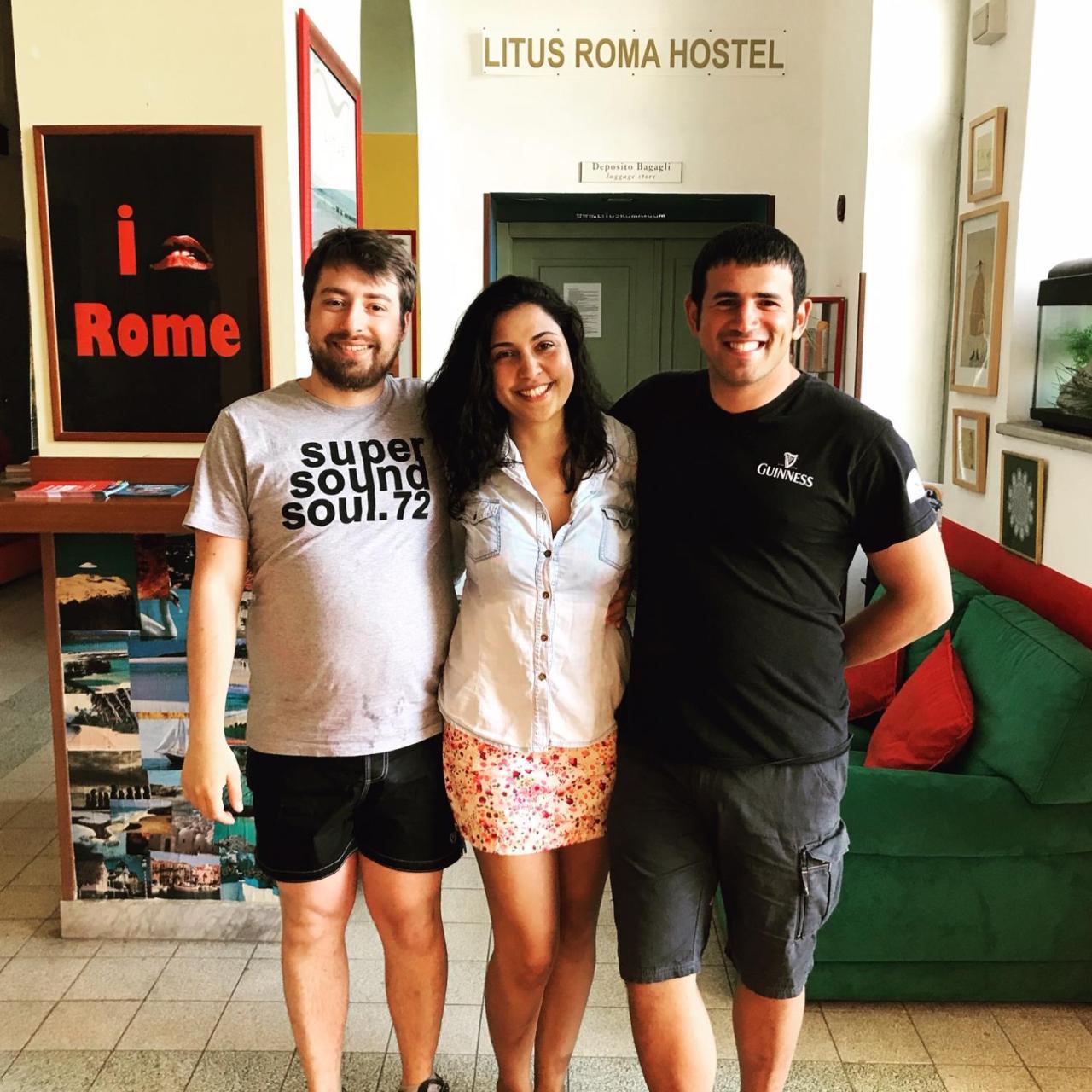 Litus Roma Hostel ลิโด ดิ ออสเตีย ภายนอก รูปภาพ The team of the Guinness World Records office in Rome